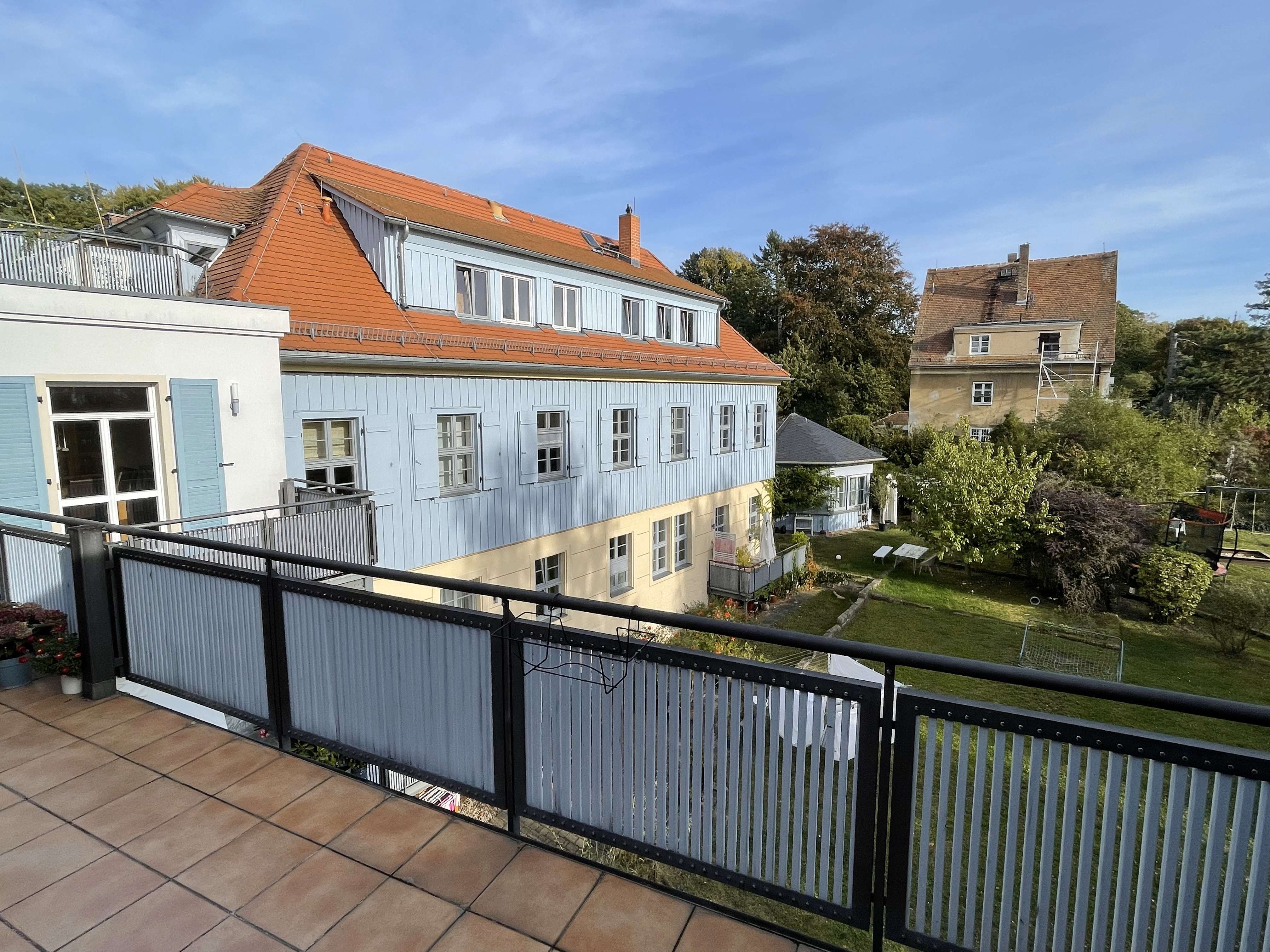 Wohnen in einer grünen Oase in Loschwitz, helle 2-Zimmer-Wohnung mit Balkon