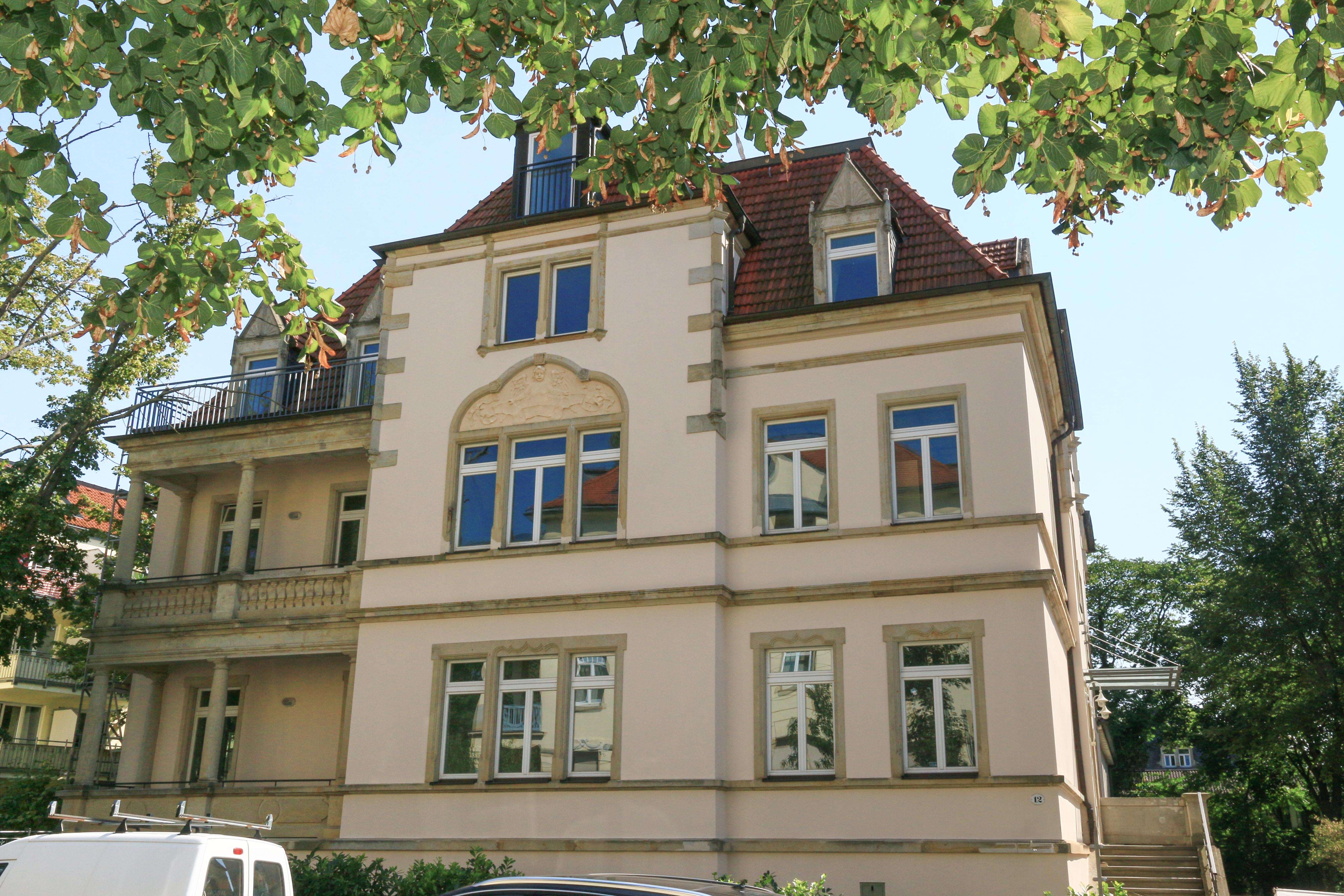 Herrliche 3-Zimmer-Wohnung mit großem Balkon, inkl. Stellplatz - nahe Universitätsklinikum