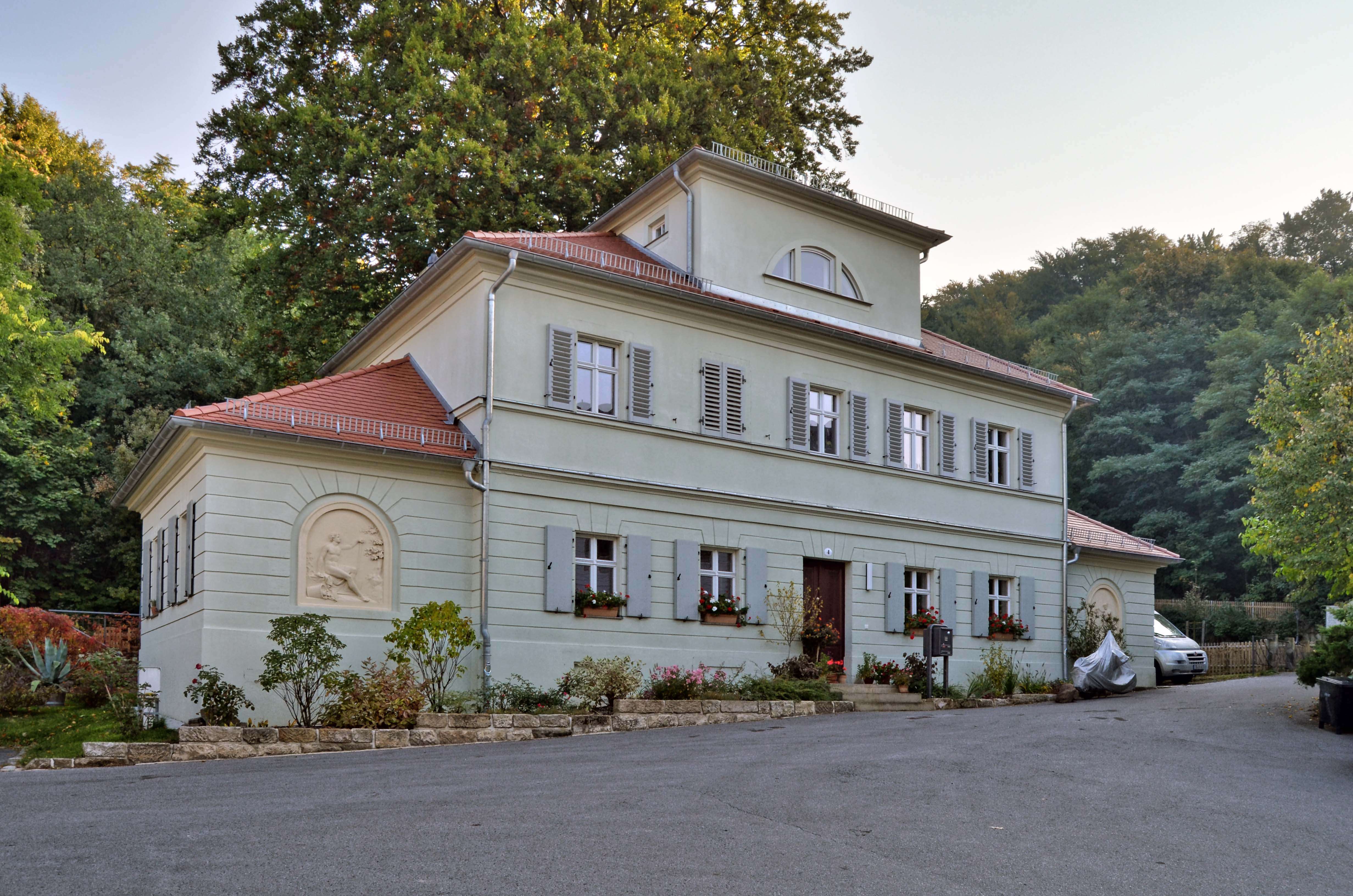 Königlicher Park Wachwitz – exklusive 3-Zimmer-Maisonette-Wohnung mit Balkon und Terrasse