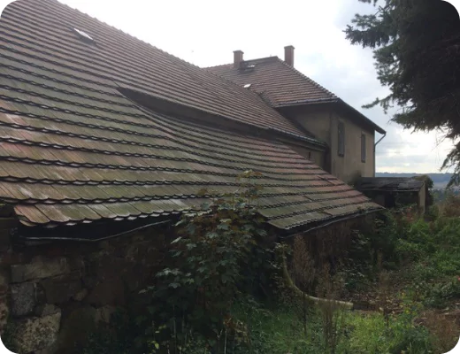 Eine Investition in denkmalgeschützte Immobilien, wie Villen, Gründerzeithäuser, alte Schulen und Mehrfamilienhäuser lohnt sich.