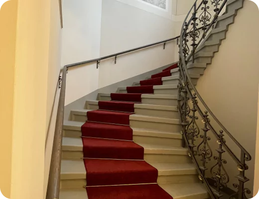 Eine Investition in denkmalgeschützte Immobilien, wie Villen, Gründerzeithäuser, alte Schulen und Mehrfamilienhäuser lohnt sich.